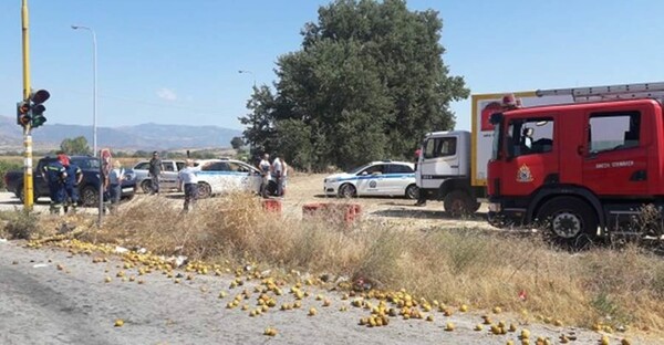 Σοβαρό τροχαίο στη Λάρισα: Συγκρούστηκαν τρία αυτοκίνητα - Και παιδιά ανάμεσα στους τραυματίες