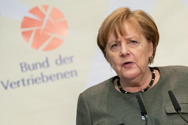 H γερμανική οικονομία μπροστά στον κίνδυνο της ύφεσης - Δεν χρειάζονται μέτρα, λέει η Μέρκελ