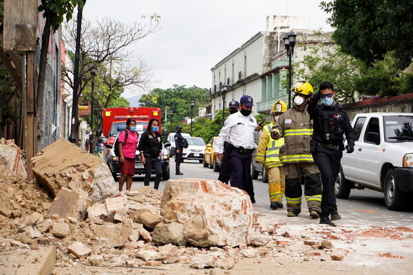 Μεξικό: Νεκροί και τραυματίες από τον ισχυρό σεισμό των 7,4 Ρίχτερ