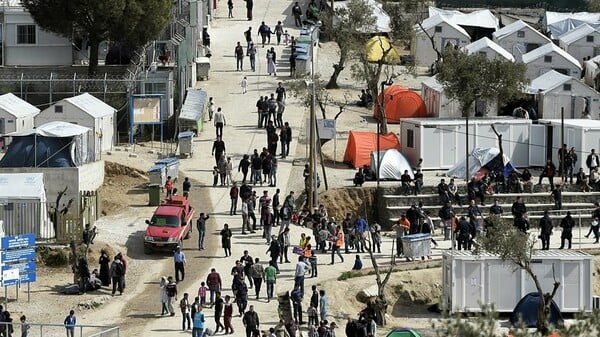 Δραματική κατάσταση στη Μόρια - Δόθηκε εντολή να μεταφερθούν 1000 πρόσφυγες στη Νέα Καβάλα