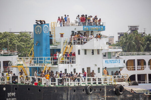 Μπανγκλαντές: Ναυάγιο πλοίου μετά από σύγκρουση - Τουλάχιστον 30 νεκροί
