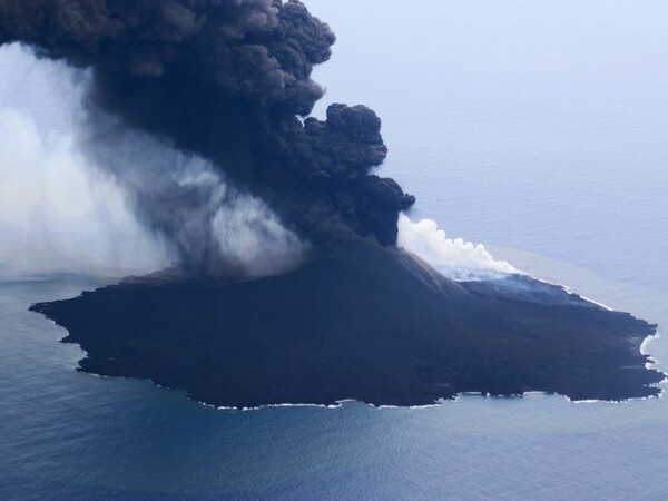 Ιαπωνία: Ηφαιστειακό νησί «επεκτάθηκε ραγδαία» μέσα σε λίγες ημέρες