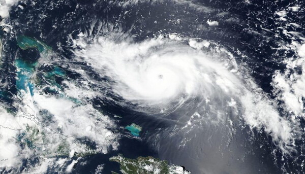 Ο τυφώνας Ντόριαν απειλεί τις Μπαχάμες, αλλά μπορεί να παρακάμψει τη Φλόριντα