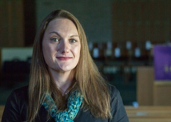 Καναδάς: Transgender πάστορας απολύθηκε μετά από coming out στο ποίμνιό της σε κήρυγμα