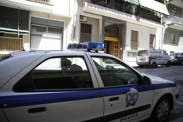 Περιστέρι: Στον εισαγγελέα ο 37χρονος που έπνιξε τον συγκάτοικό του - Τι είπε στους αστυνομικούς