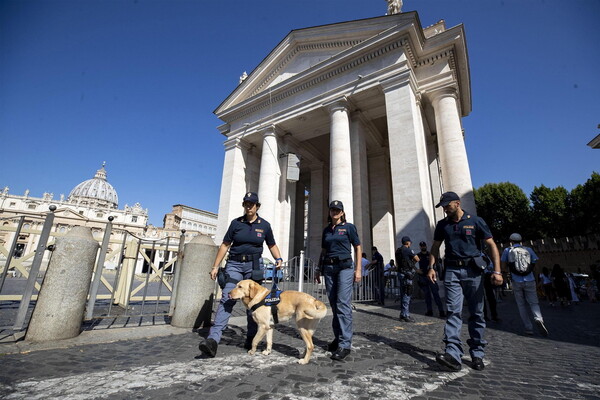 Στην Ιταλία ο Πούτιν - Επίσκεψη στο Βατικανό και συνάντηση με Μπερλουσκόνι