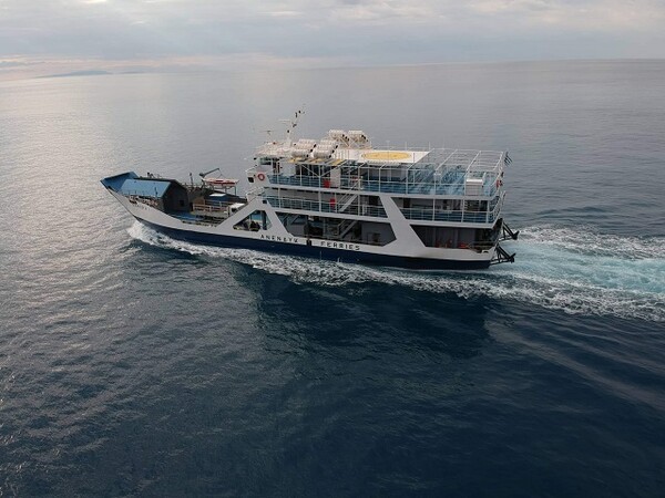Κρήτη: Βίντεο από τη διάσωση φουσκωτού σκάφους με παιδιά - Αποκλεισμένοι με βρεγμένα κινητά