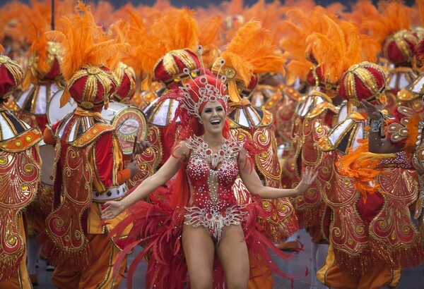 Tο Σάο Πάολο αναβάλλει «επ' αόριστον» το καρναβάλι - Στον αέρα και του Ρίο ντε Τζανέιρο
