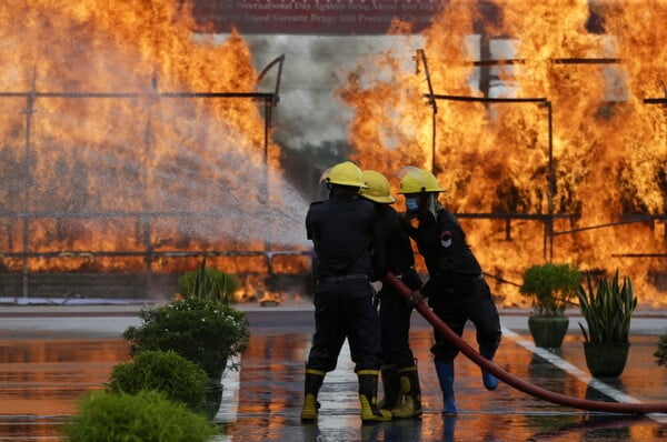 Ταϊλάνδη και Μιανμάρ έκαψαν 25 τόνους ναρκωτικών αξίας 2 δισ. δολαρίων