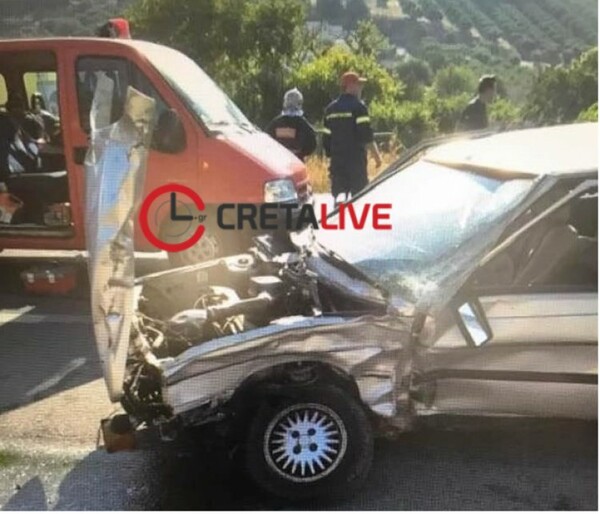 Τροχαίο με δύο τραυματίες στην Κρήτη - Πυροσβέστες απεγκλώβισαν ένα άτομο