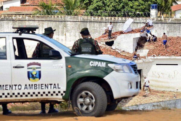 Αιματηρή εξέγερση σε φυλακές της Βραζιλίας: 52 νεκροί - Οι 16 αποκεφαλίστηκαν