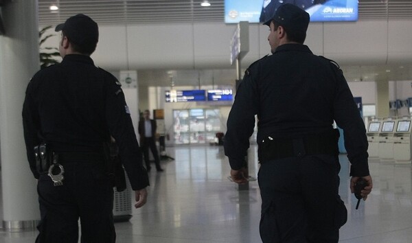 Συνελήφθη μοναχός στο αεροδρόμιο Ηρακλείου - Όπλο και σφαίρες στις αποσκευές του