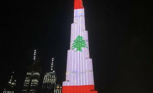 Αλληλεγγύη στη Βηρυτό: Το Burj Khalifa φωτίστηκε με τη σημαία του Λιβάνου