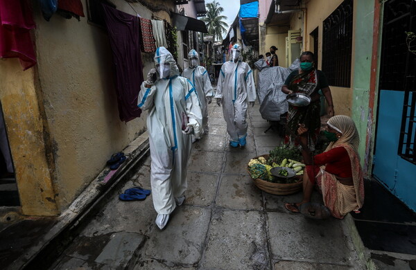 Ινδία: Πάνω από το 50% στις παραγκουπόλεις του Μουμπάι θετικοί στον κορωνοϊό, σύμφωνα με έρευνα