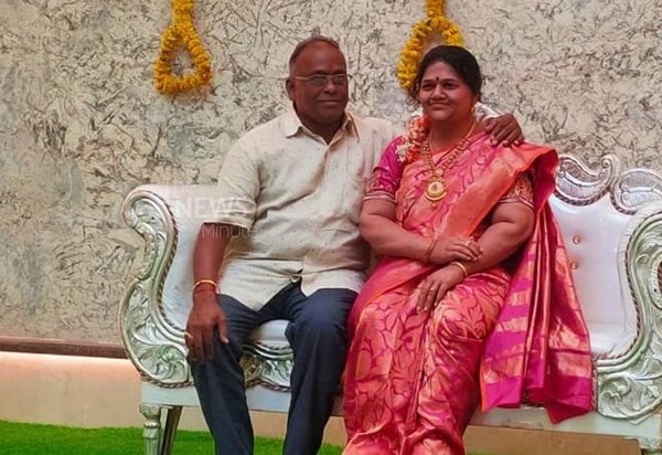 Ινδός επιχειρηματίας έφτιαξε άγαλμα από σιλικόνη της γυναίκας του που πέθανε σε τροχαίο