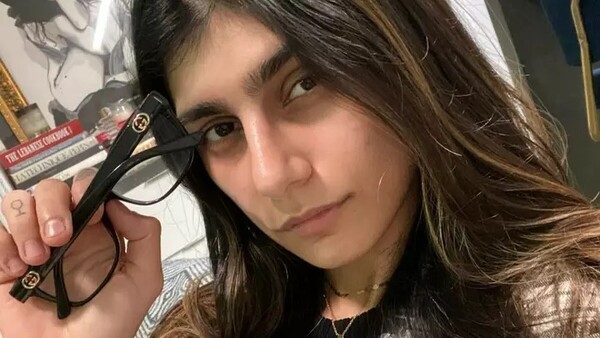 Η Mia Khalifa δημοπρατεί τα διάσημα γυαλιά της - Για να συγκεντρώσει χρήματα για τον Λίβανο
