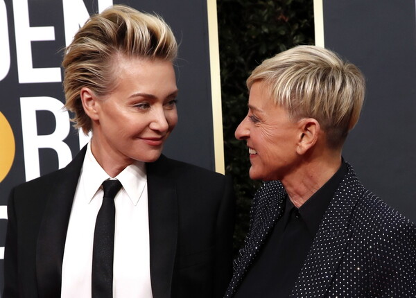 Η σύζυγος της Ellen DeGeneres, Portia de Rossi, την υποστηρίζει δημόσια εν μέσω ισχυρισμών για «τοξικό» περιβάλλον εργασίας