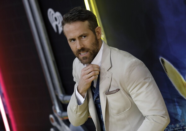 O Ryan Reynolds προσφέρει 5.000 δολ. - Για να βρεθεί το αρκουδάκι μιας 28χρονης