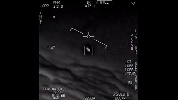 Αποκαλύψεις για τα UFO: To Πεντάγωνο αποχαρακτηρίζει απόρρητα ευρήματα