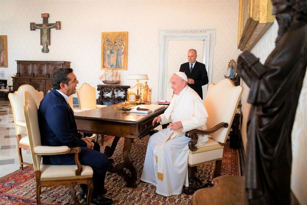 Βατικανό: Η γραπτή αφιέρωση του Πάπα Φραγκίσκου στον Αλέξη Τσίπρα
