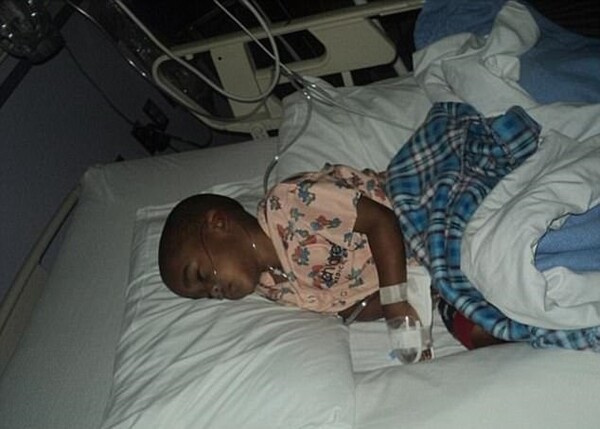 Υγιές αγόρι νοσηλεύτηκε στο νοσοκομείο 320 φορές και έκανε 13 επεμβάσεις - Έλεγε ψέματα η μητέρα