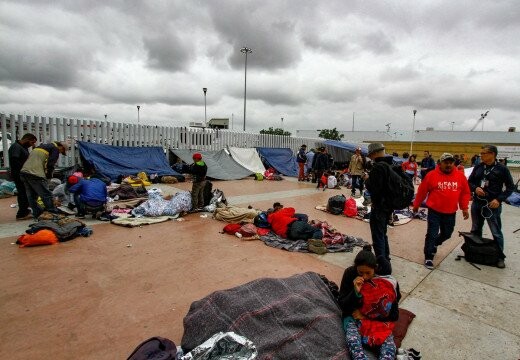 ΗΠΑ: Το Ανώτατο Δικαστήριο ενέκρινε την περιστολή των αιτήσεων ασύλου