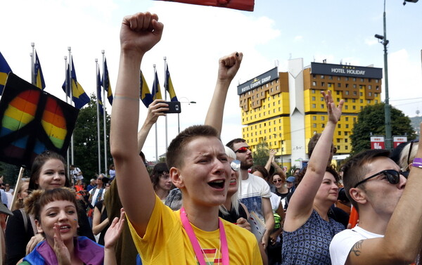 To πρώτο Pride της Βοσνίας έγινε με έναν μικρό στρατό στους δρόμους του Σαράγεβο