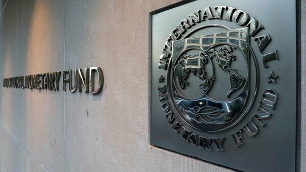 ΔΝΤ: Υποσχόμενη η αρχή της κυβέρνησης, αλλά χρειάζεται άμεσα προσπάθεια σε όλους τους τομείς - Μείωση πλεονασμάτων από το 2020