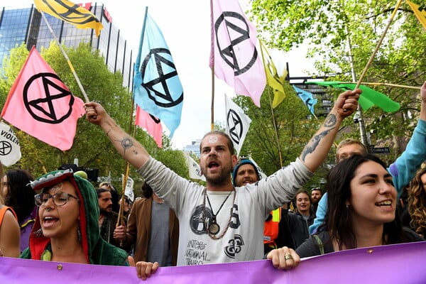 Extinction Rebellion και στην Αθήνα: Οι επαναστάτες οικολόγοι που κινητοποίησαν όλον τον πλανήτη για την κλιματική αλλαγή