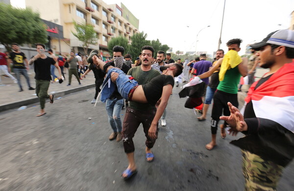 Αναβρασμός στο Ιράκ: Δύο νεκροί και εκατοντάδες τραυματίες σε αντικυβερνητικές διαδηλώσεις