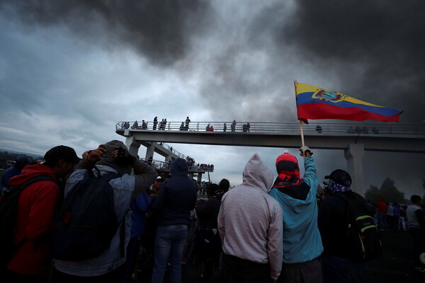 Σκηνές χάους στον Ισημερινό, πέμπτη μέρα των μαζικών αντικυβερνητικών διαδηλώσεων