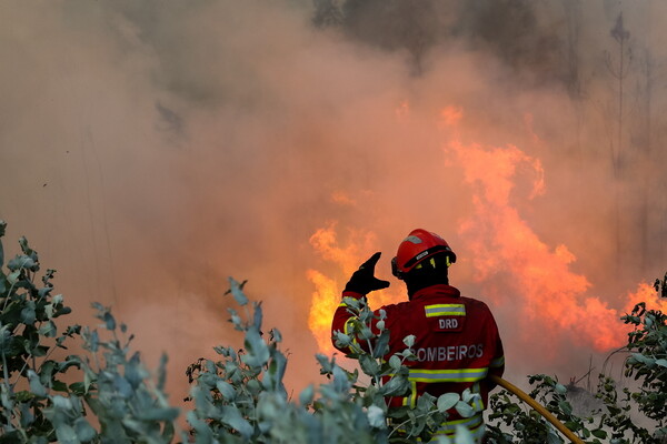 Ισπανία: Μεγάλες φωτιές στη Γαλικία - Εκκενώθηκαν χωριά
