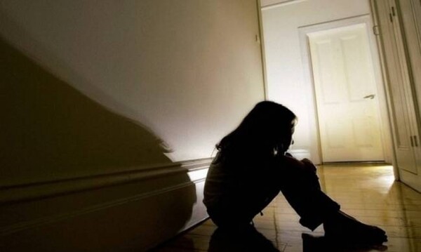 «Μου έταζε δώρα και με απειλούσε»: Η 11χρονη κατέθεσε για την κακοποίηση από ηλικιωμένο