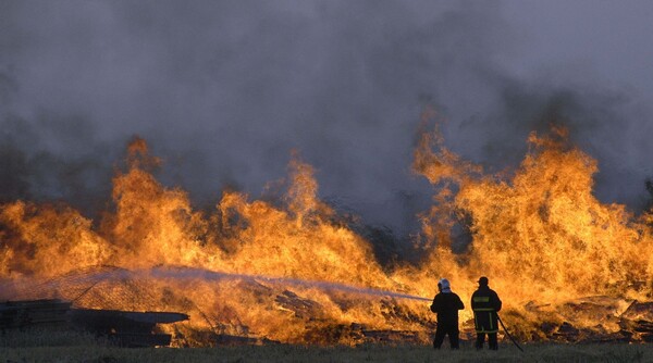 Πολύ αυξημένος κίνδυνος πυρκαγιών λόγω των θυελλωδών ανέμων - Πότε εξασθενούν
