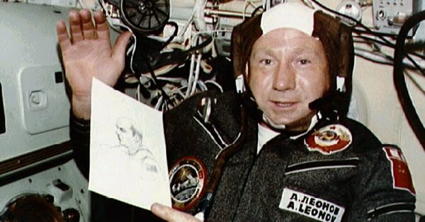 Πέθανε ο Αλεξέι Λεόνοφ, ο πρώτος άνθρωπος που έκανε διαστημικό περίπατο