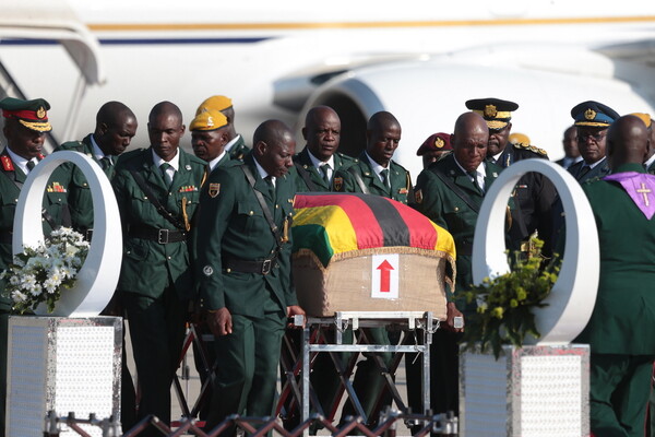 Ζιμπάμπουε: Στο Μνημείο των Ηρώων τελικά η ταφή του Μουγκάμπε