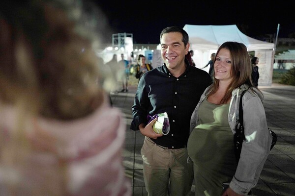 Ο Τσίπρας με όλη την οικογένεια στο φεστιβάλ Νεολαίας του ΣΥΡΙΖΑ Σπούτνικ