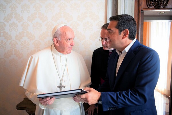 Βατικανό: Η γραπτή αφιέρωση του Πάπα Φραγκίσκου στον Αλέξη Τσίπρα
