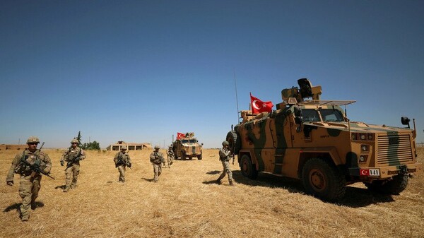 Συρία: Οι ΗΠΑ ανακοίνωσαν πως ο στρατός τους δέχθηκε τουρκικά πυρά στο Κομπάνι