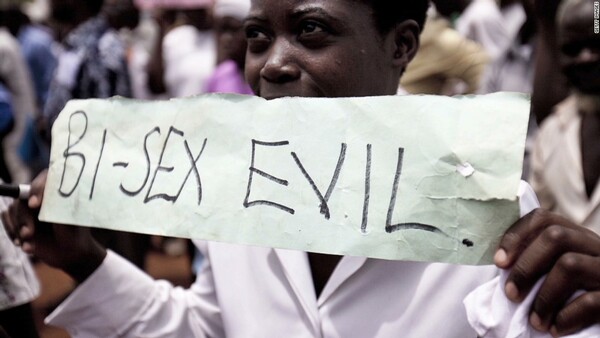 Σοκ και οργή στην Ουγκάντα για το νομοσχέδιο «Σκοτώστε τους ομοφυλόφιλους»
