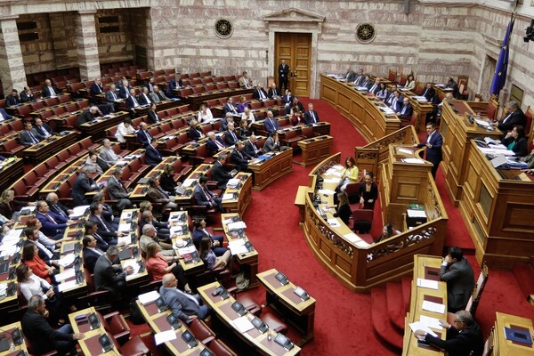 Υπερψηφίστηκε το αναπτυξιακό πολυνομοσχέδιο στη Βουλή