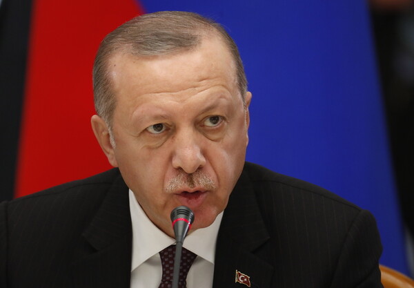 Νέες απειλές Ερντογάν: Θα απωθήσουμε εμείς τους τρομοκράτες αν δεν το κάνει η Ρωσία