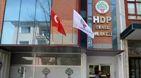 Τουρκία: Συνέλαβαν τρεις δημάρχους του φιλοκουρδικού HDP για «τρομοκρατία»