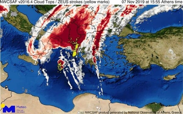 Καιρός: Σε εξέλιξη η κακοκαιρία - 4.000 κεραυνοί έχουν πέσει στην Ελλάδα έως το απόγευμα