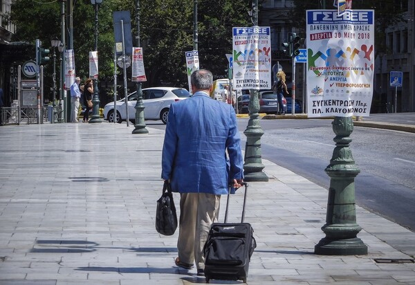 Στον εισαγγελέα όσοι αναρτούν παράνομες διαφημιστικές πινακίδες - Αυστηρή ανακοίνωση Πατούλη