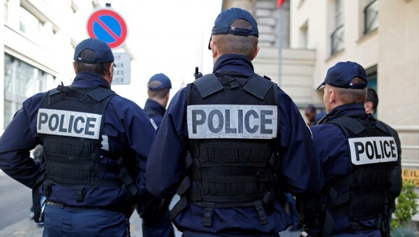 Συναγερμός στην Γαλλία: Πυροβολισμοί και τραυματίες έξω από τζαμί