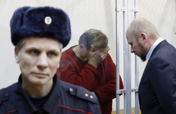 Ρωσία: Μετανιωμένος ο ιστορικός Σoκολόφ που διαμέλισε την φοιτήτρια - Έκλαιγε στο δικαστήριο