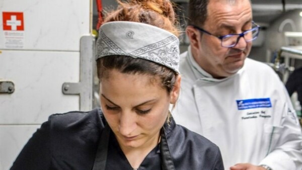 Ειρήνη Γιωργουδιού: Η 24χρονη Ροδιτίσσα που αναδείχθηκε «Καλύτερη νεαρή σεφ της Ευρώπης»