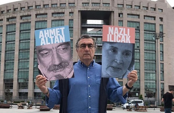 Τουρκία: Ελεύθεροι με δικαστική απόφαση, δημοσιογράφοι που κατηγορούνταν για σχέσεις με το δίκτυο Γκιουλέν
