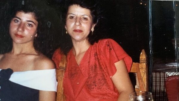 «Η μάνα μου με έδωσε για να ζήσω καλύτερα» - H συγκλονιστική ιστορία της Ξένιας Καραγιάννη